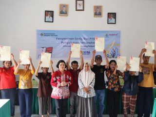 Kantah Tana Toraja Serahkan 66 Sertifikat Elektronik PTSL, Perkuat Kepastian Hukum Tanah Warga